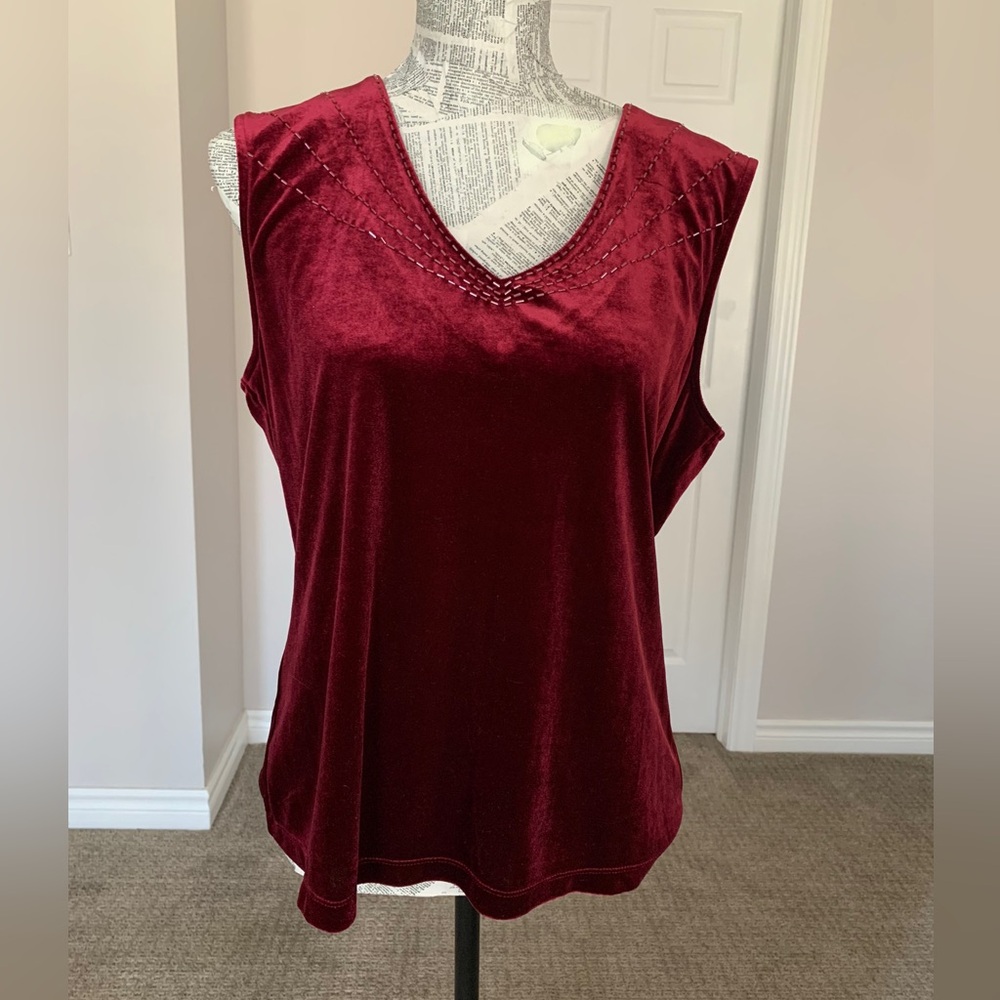 TRES YOU | Burgundy Velvet  Sleeveless Top With Bugle Bead Trim | Sz L